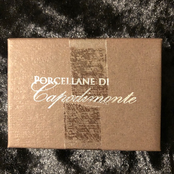 Hand Sculpted Porcelain Flower Necklace - Picture 6 of 6